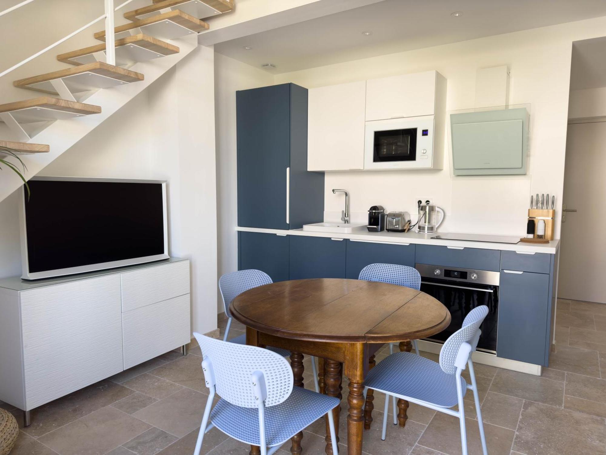Les Suites Du 13 Aigues-Mortes Exterior photo