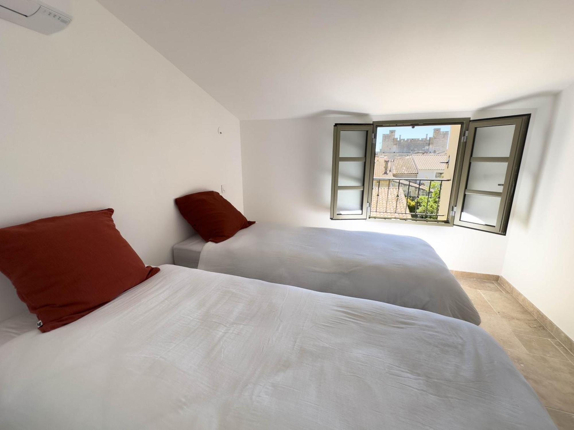 Les Suites Du 13 Aigues-Mortes Exterior photo